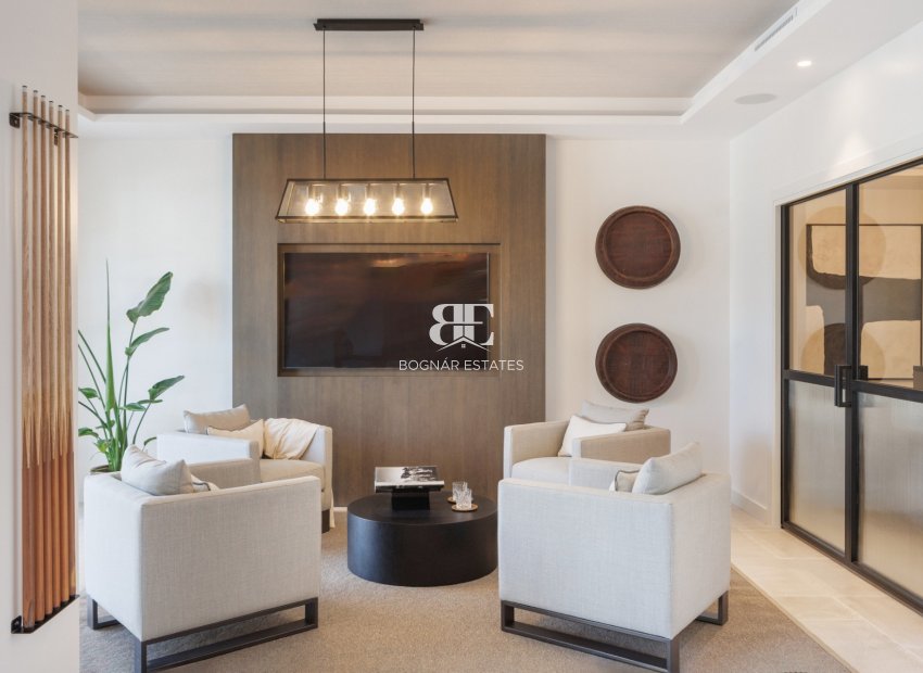 Resale - Villa -
Marbella - Nueva Andalucía