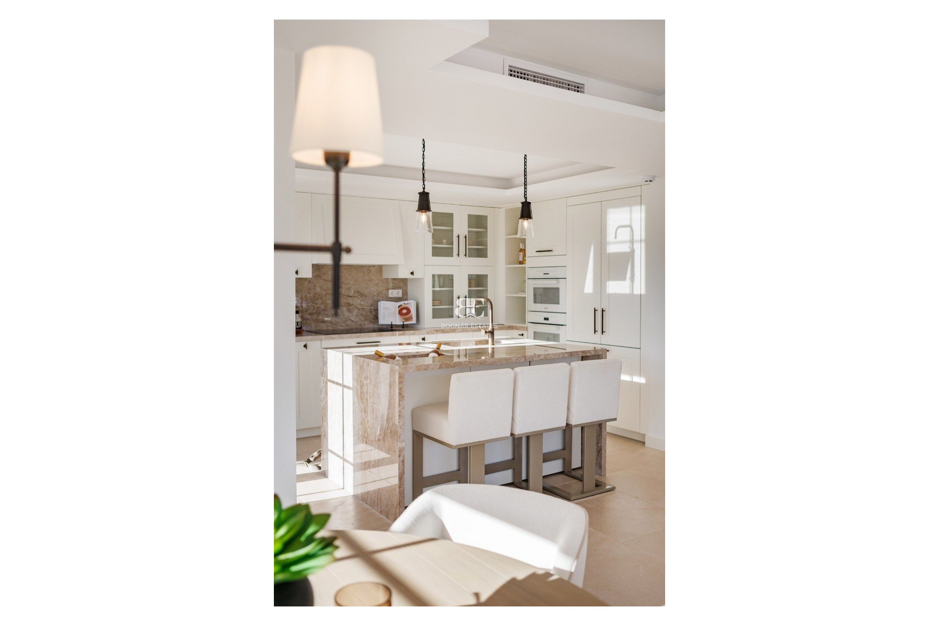 Resale - Villa -
Marbella - Nueva Andalucía