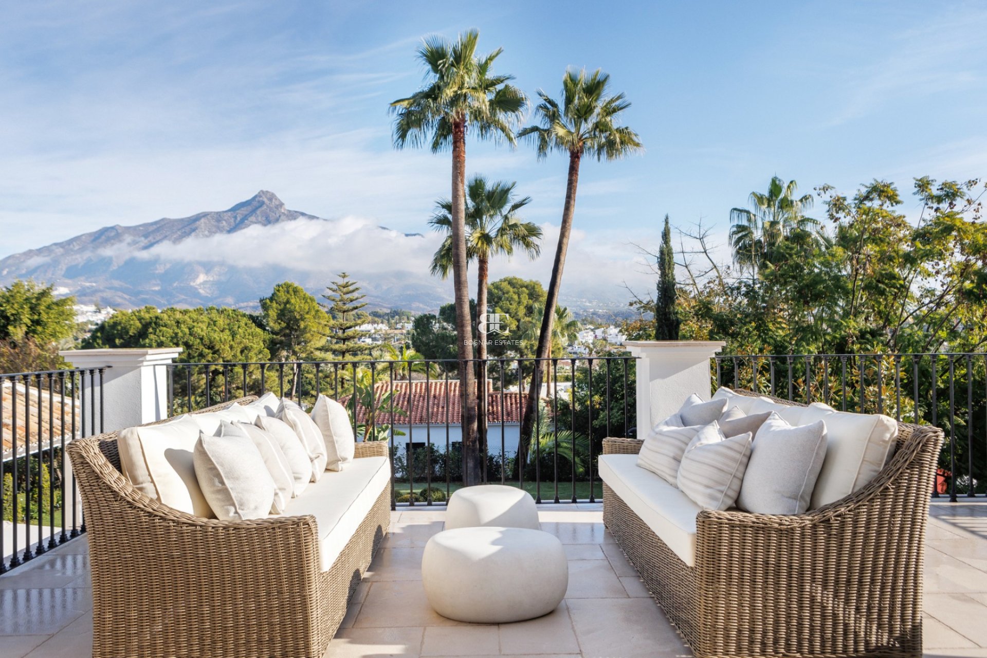 Resale - Villa -
Marbella - Nueva Andalucía