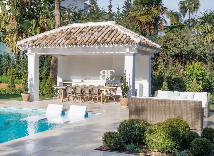 Resale - Villa -
Marbella - Nueva Andalucía