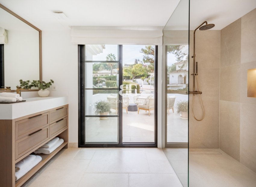 Resale - Villa -
Marbella - Nueva Andalucía