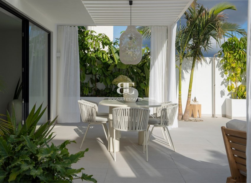 Resale - Villa -
Marbella - Nueva Andalucía