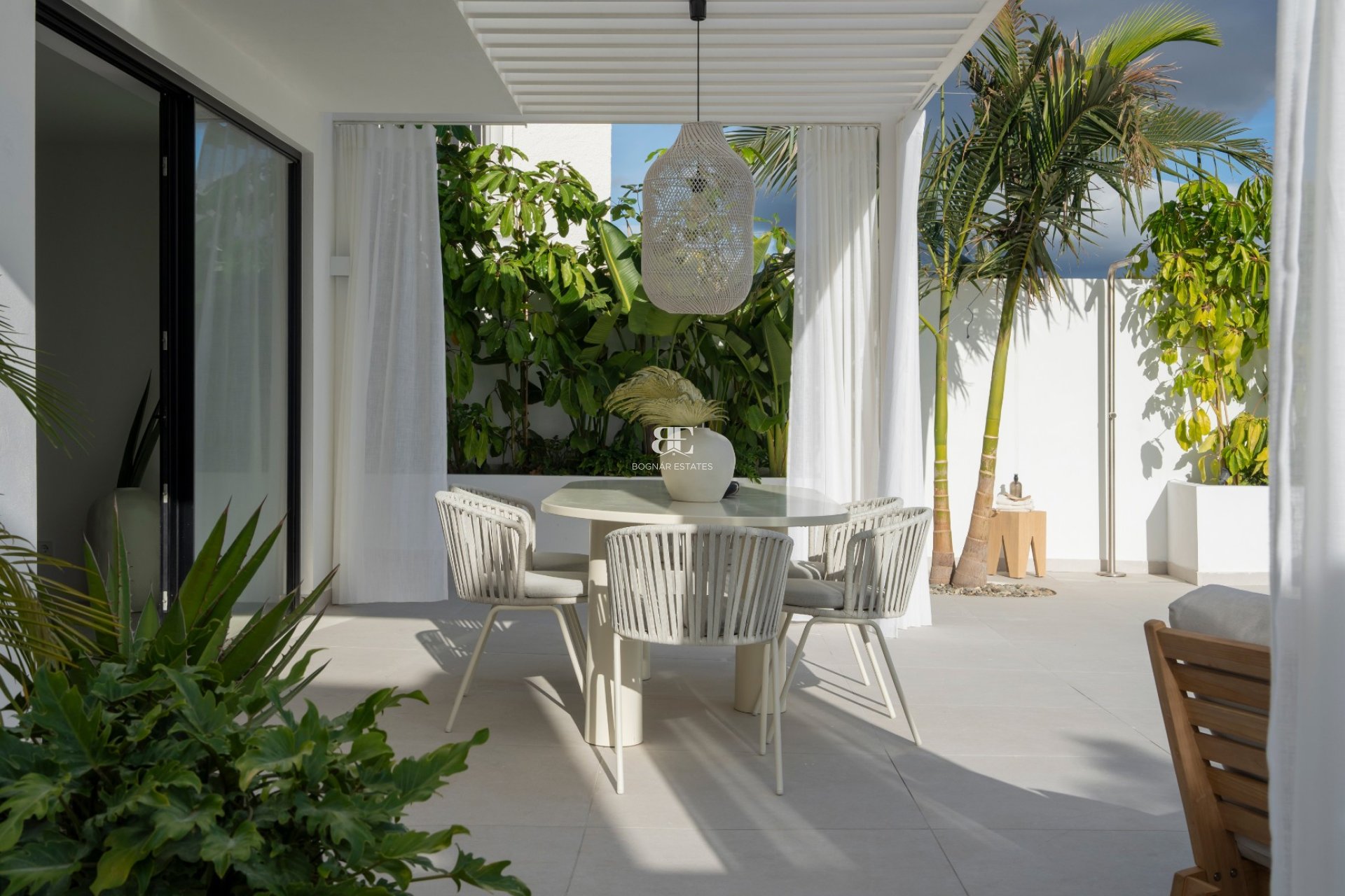Resale - Villa -
Marbella - Nueva Andalucía