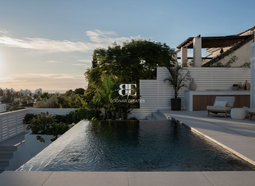 Resale - Villa -
Marbella - Nueva Andalucía