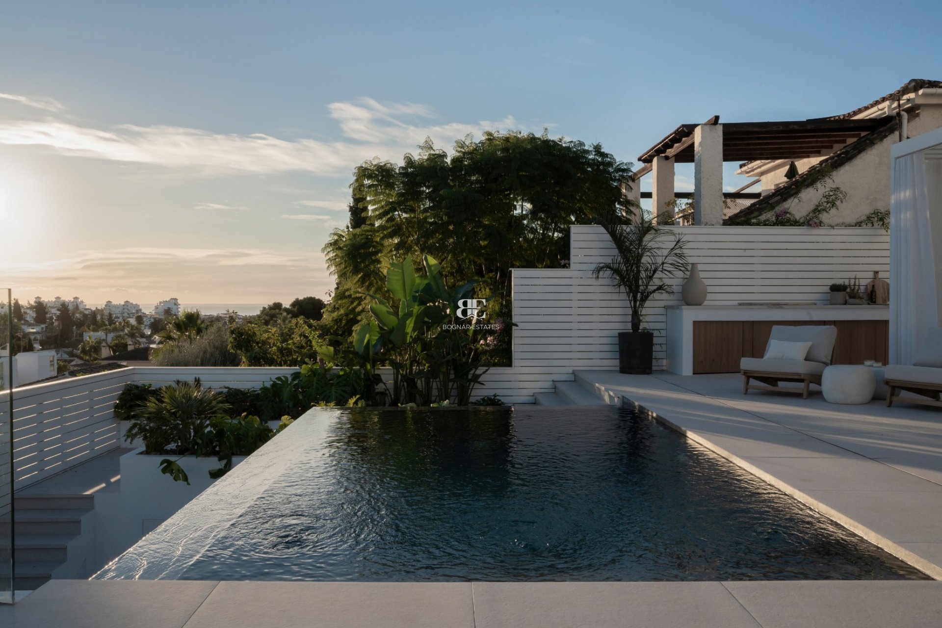 Resale - Villa -
Marbella - Nueva Andalucía