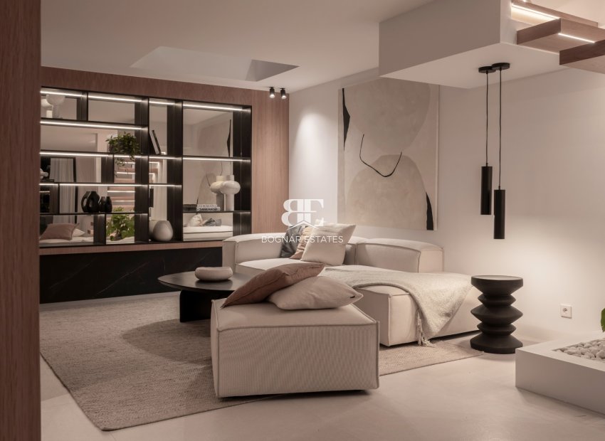Resale - Villa -
Marbella - Nueva Andalucía