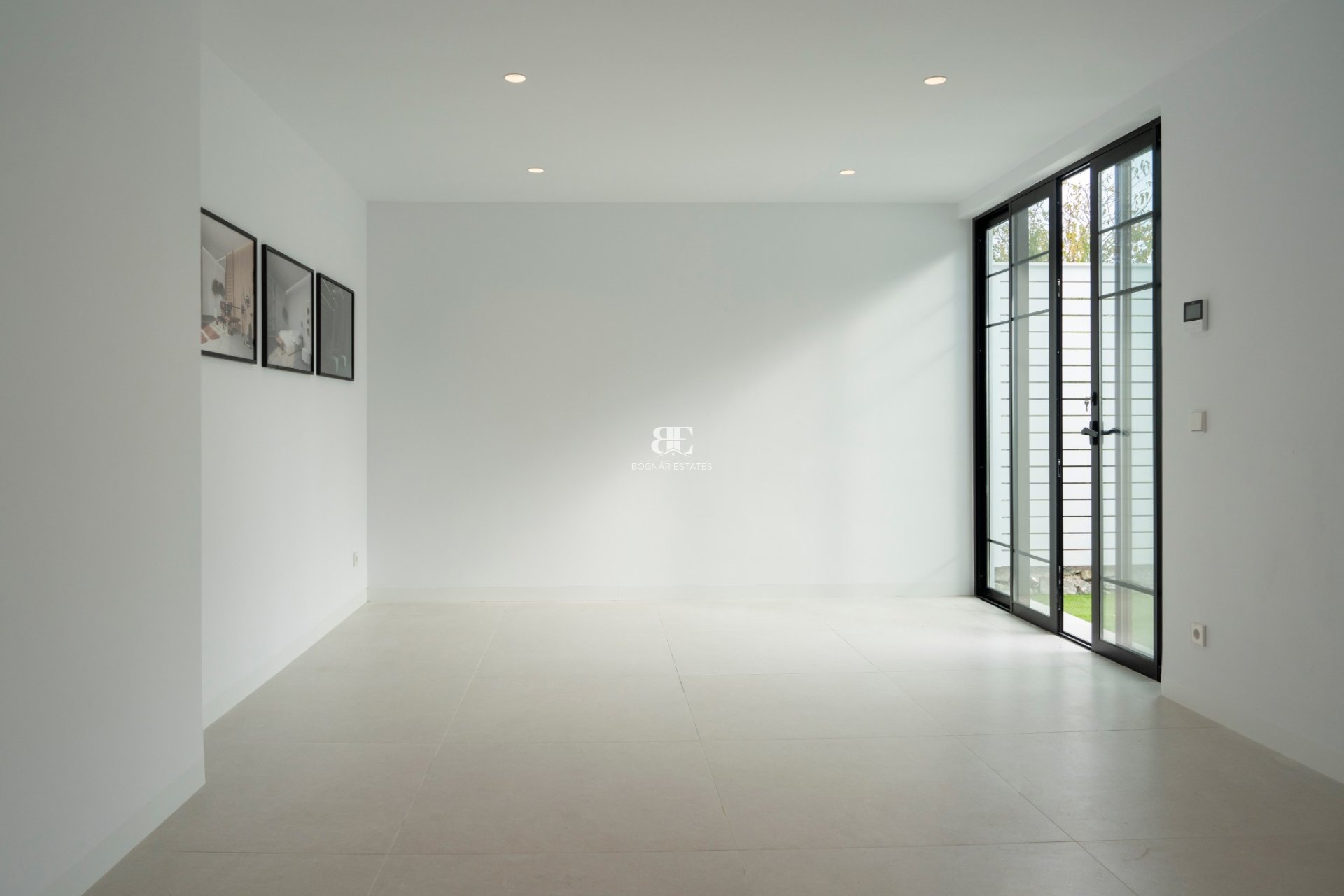 Resale - Villa -
Marbella - Nueva Andalucía