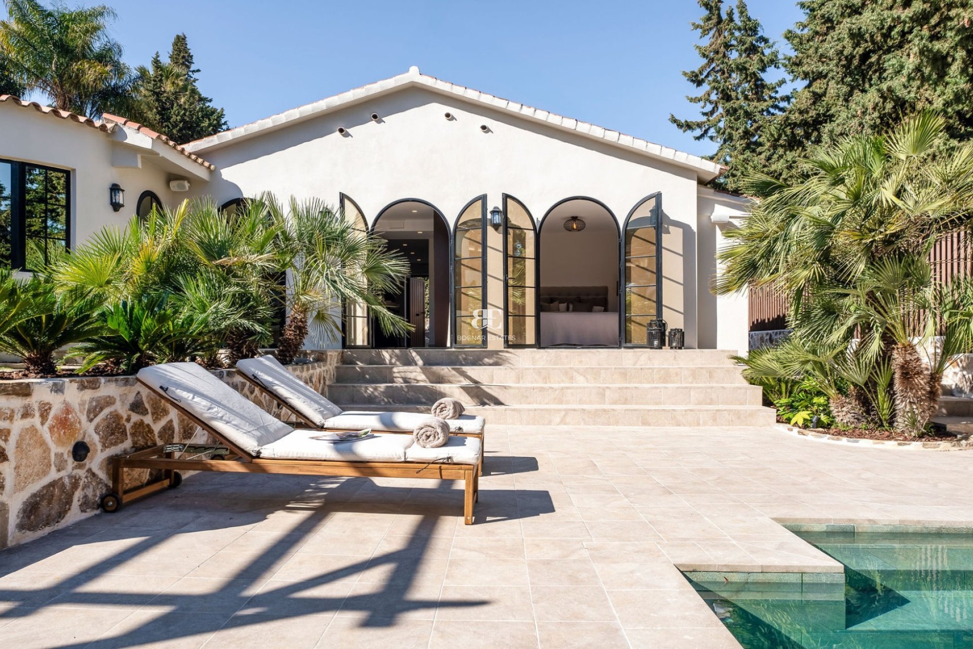 Resale - Villa -
Marbella - Nueva Andalucía