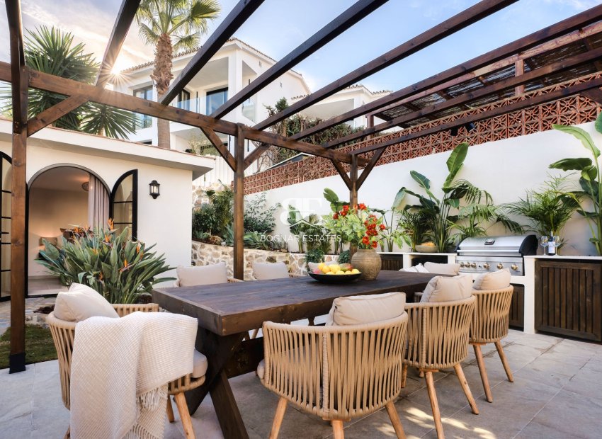 Resale - Villa -
Marbella - Nueva Andalucía