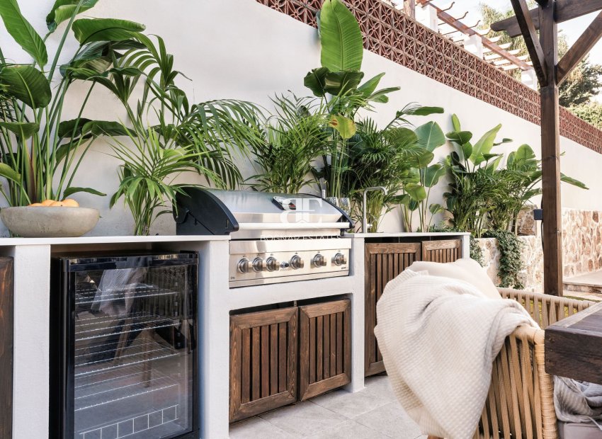 Resale - Villa -
Marbella - Nueva Andalucía