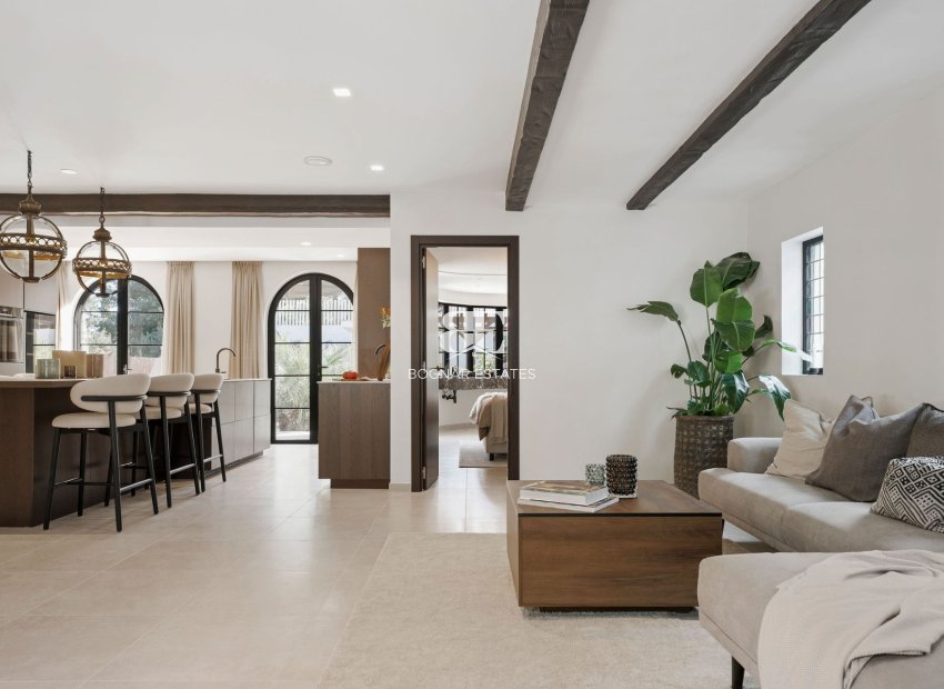 Resale - Villa -
Marbella - Nueva Andalucía