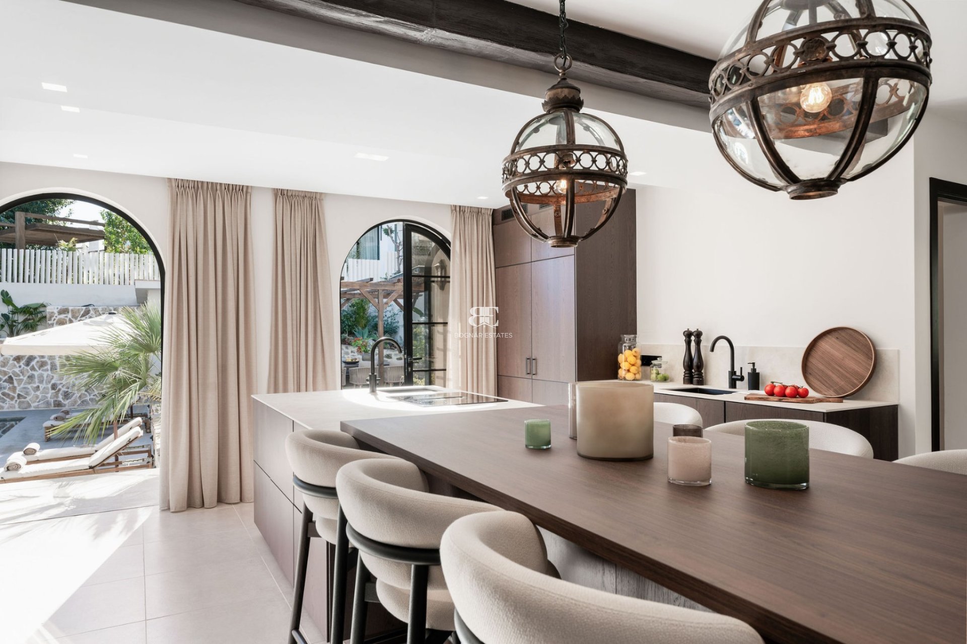 Resale - Villa -
Marbella - Nueva Andalucía