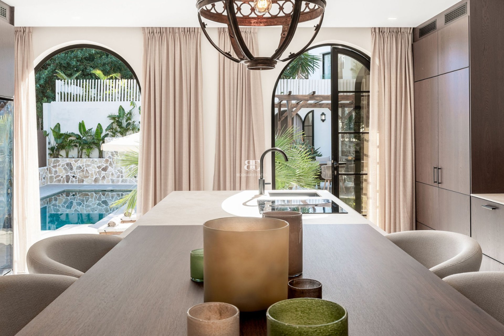 Resale - Villa -
Marbella - Nueva Andalucía