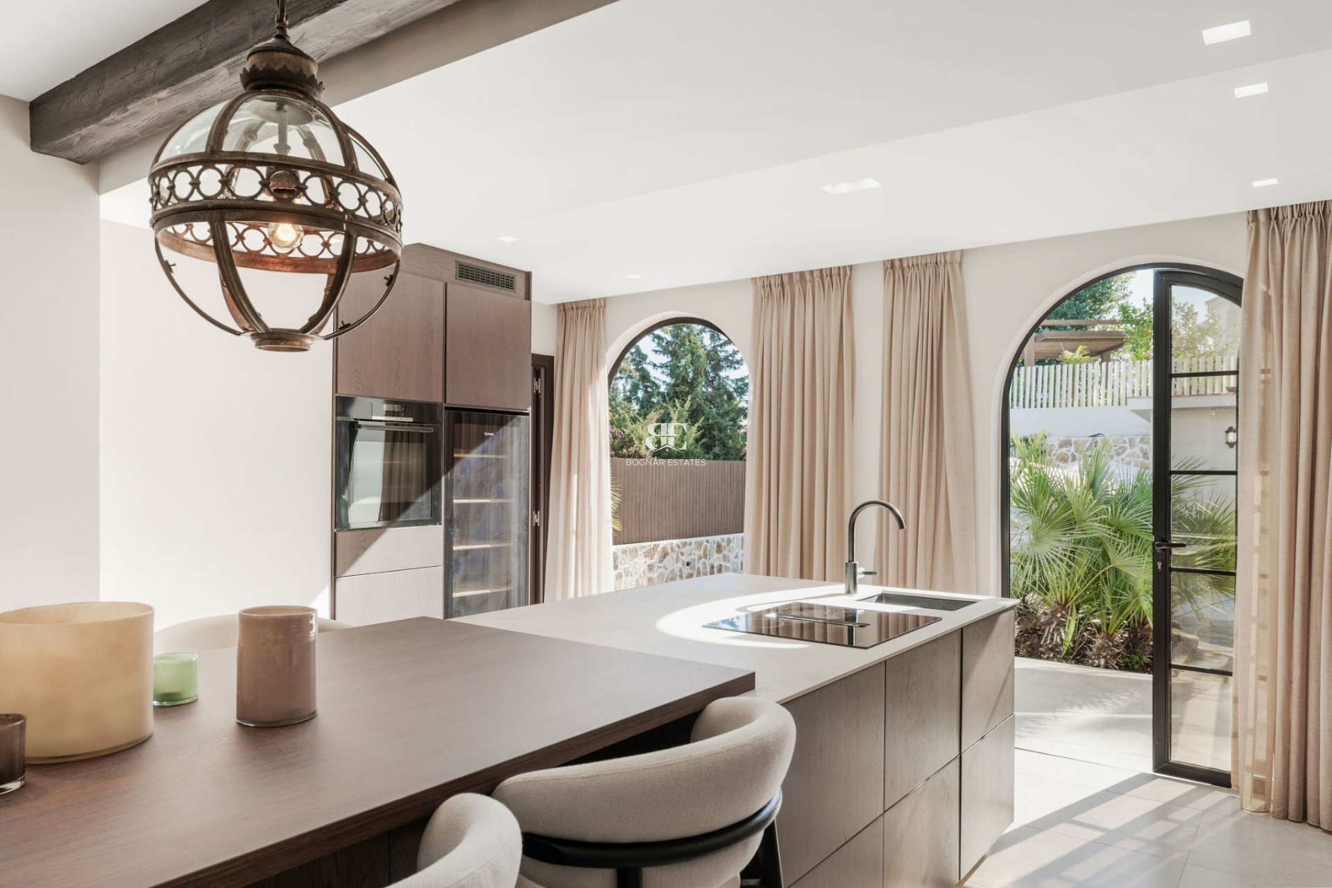 Resale - Villa -
Marbella - Nueva Andalucía