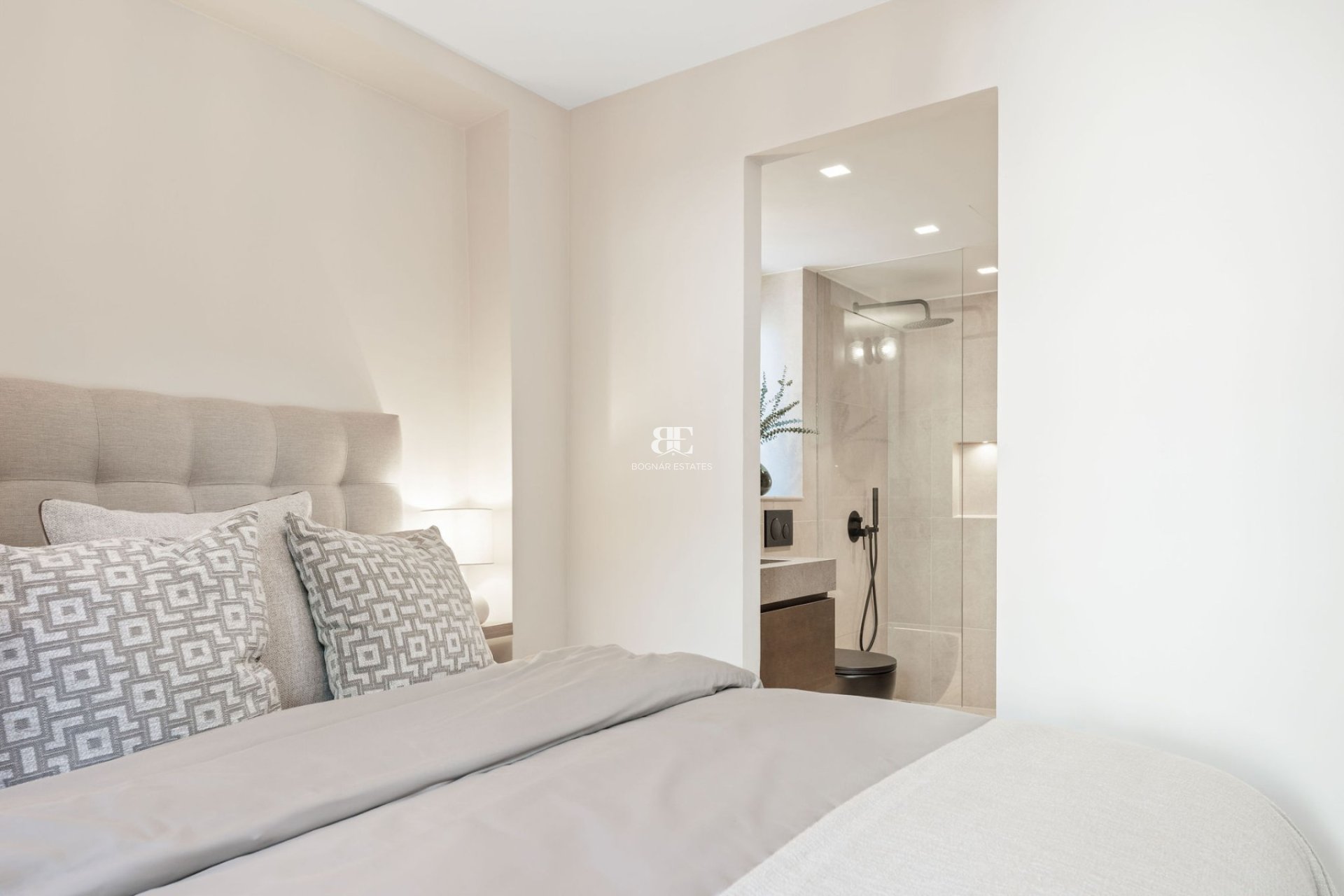 Resale - Villa -
Marbella - Nueva Andalucía