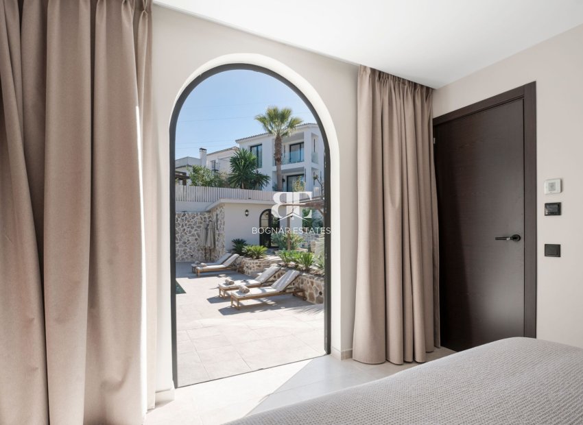 Resale - Villa -
Marbella - Nueva Andalucía