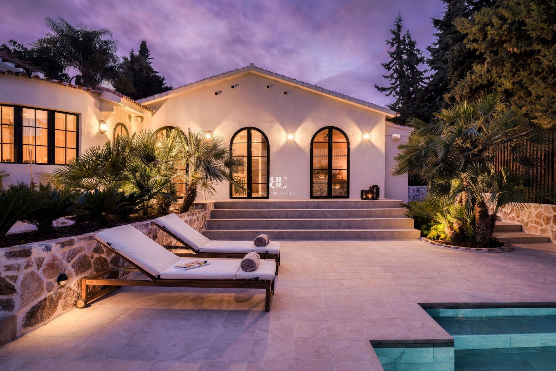Resale - Villa -
Marbella - Nueva Andalucía