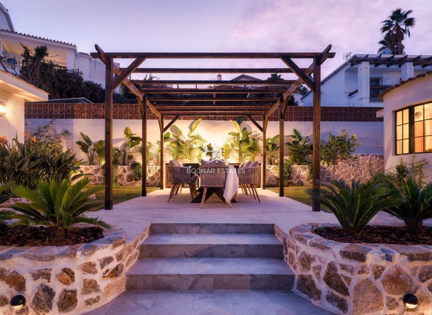 Resale - Villa -
Marbella - Nueva Andalucía