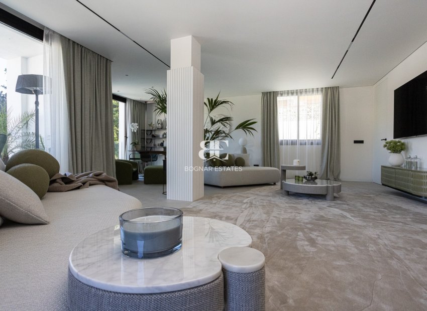 Resale - Villa -
Marbella - Nueva Andalucía
