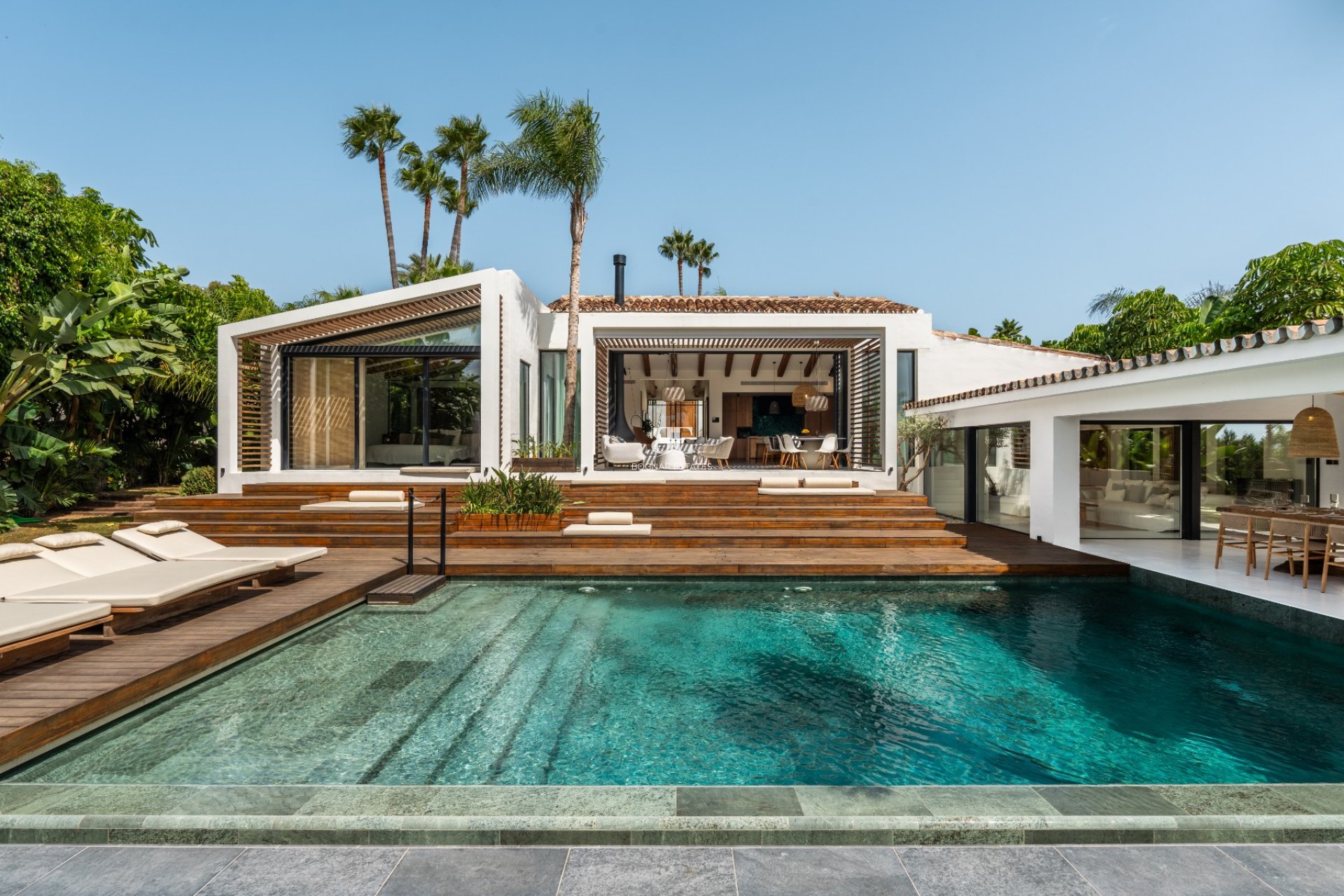 Resale - Villa -
Marbella - Nueva Andalucía