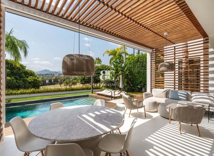 Resale - Villa -
Marbella - Nueva Andalucía