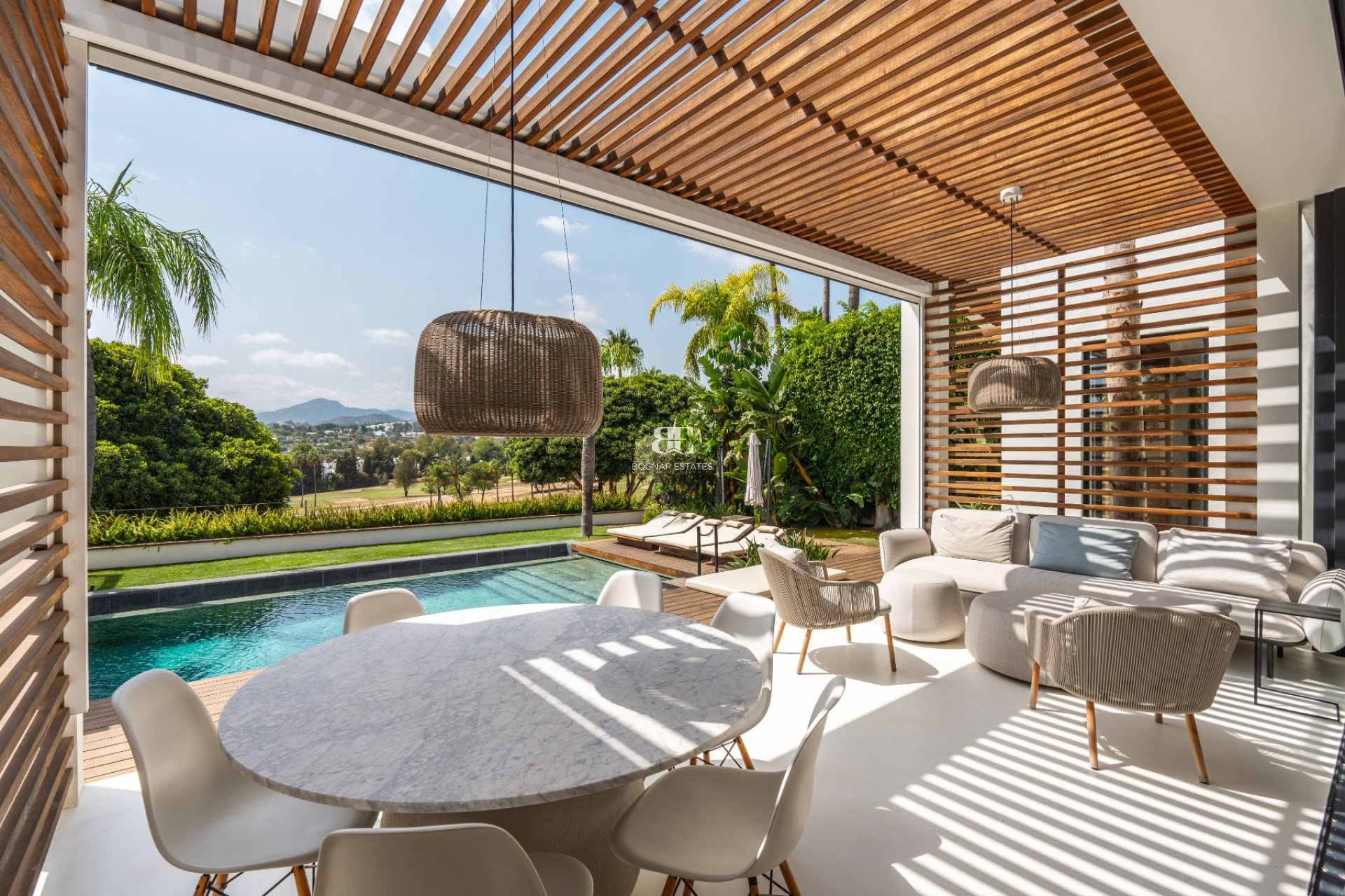 Resale - Villa -
Marbella - Nueva Andalucía