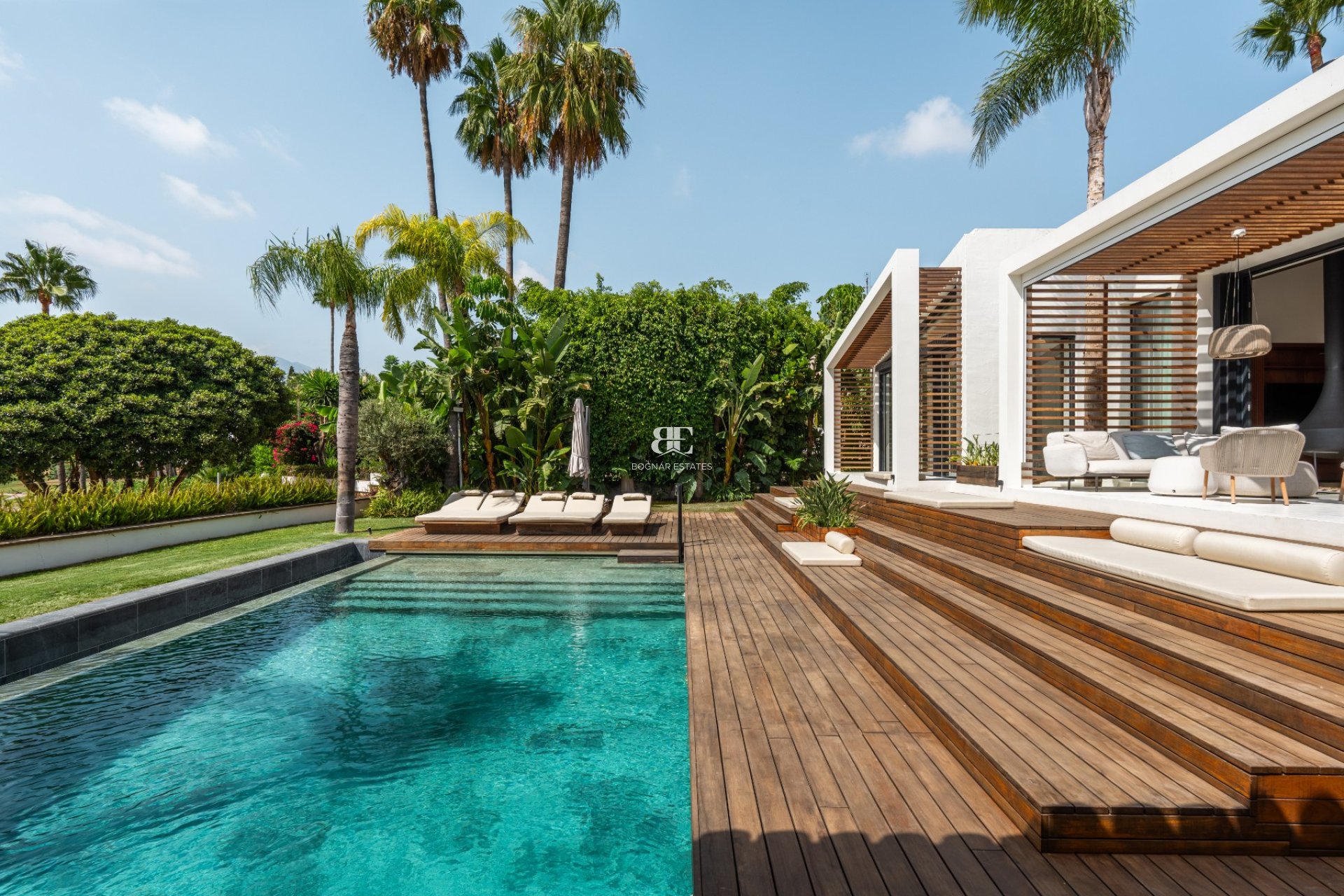 Resale - Villa -
Marbella - Nueva Andalucía