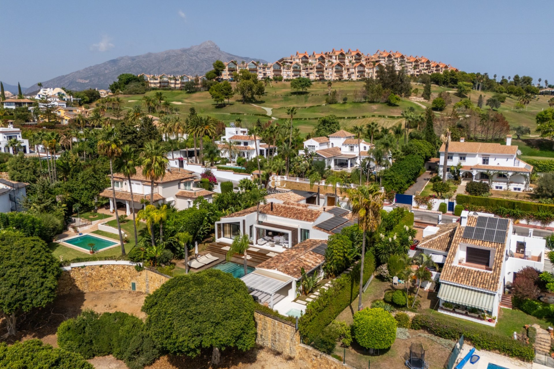 Resale - Villa -
Marbella - Nueva Andalucía