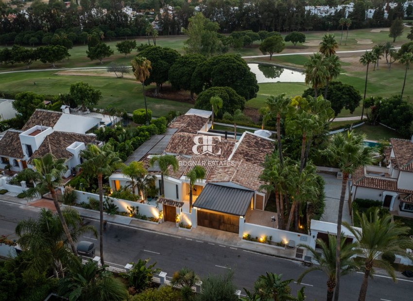 Resale - Villa -
Marbella - Nueva Andalucía