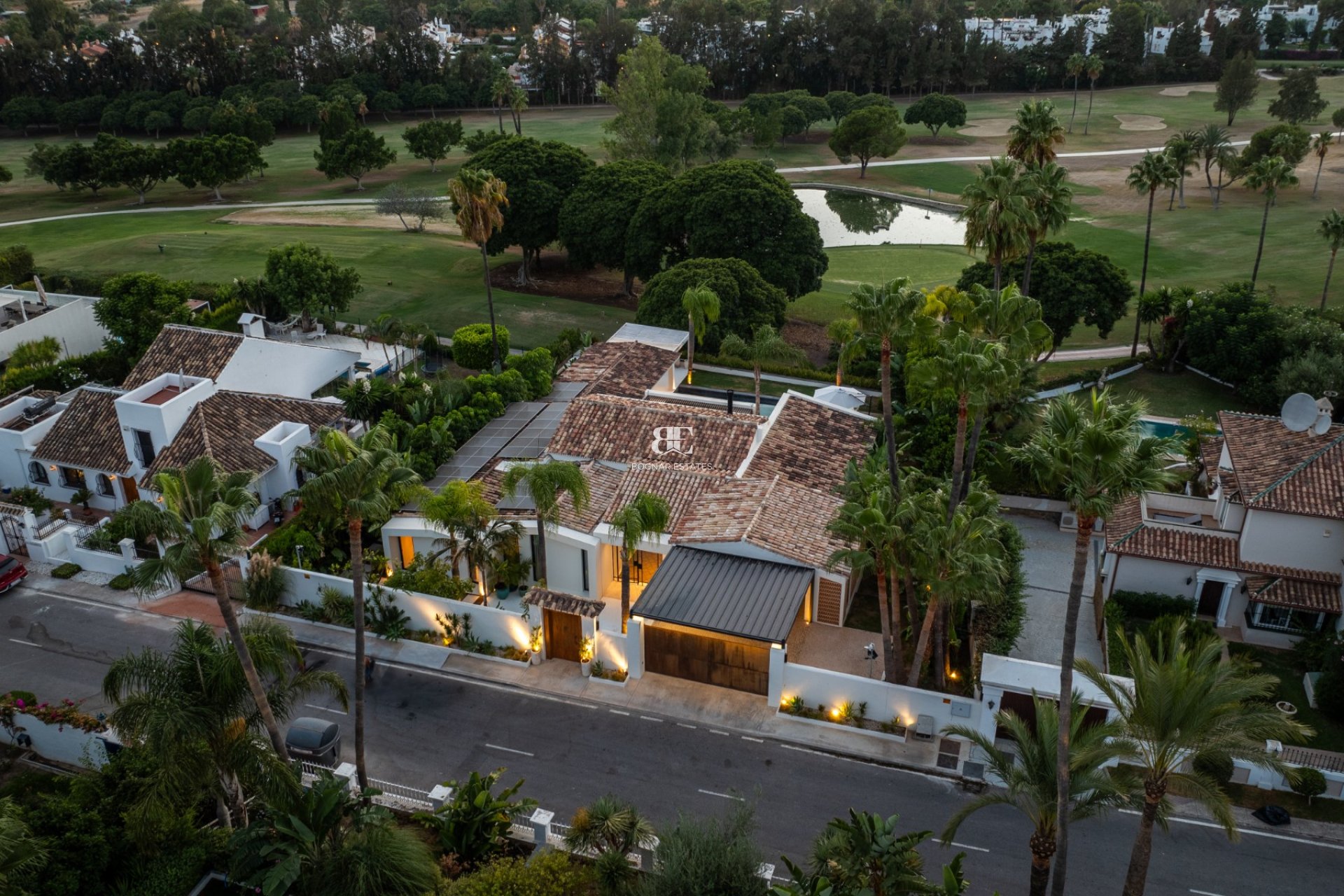 Resale - Villa -
Marbella - Nueva Andalucía