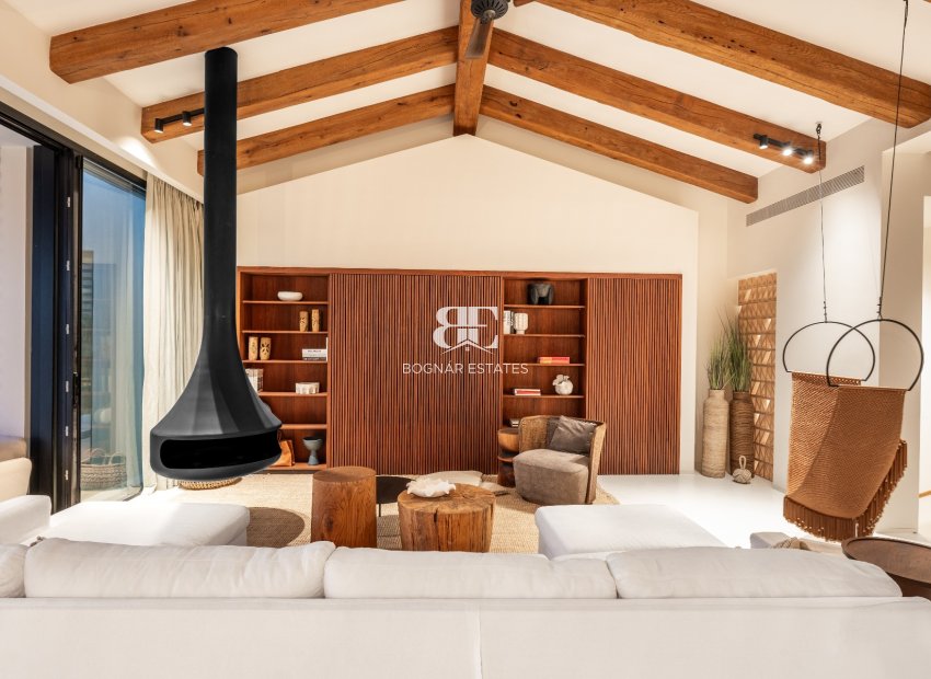 Resale - Villa -
Marbella - Nueva Andalucía