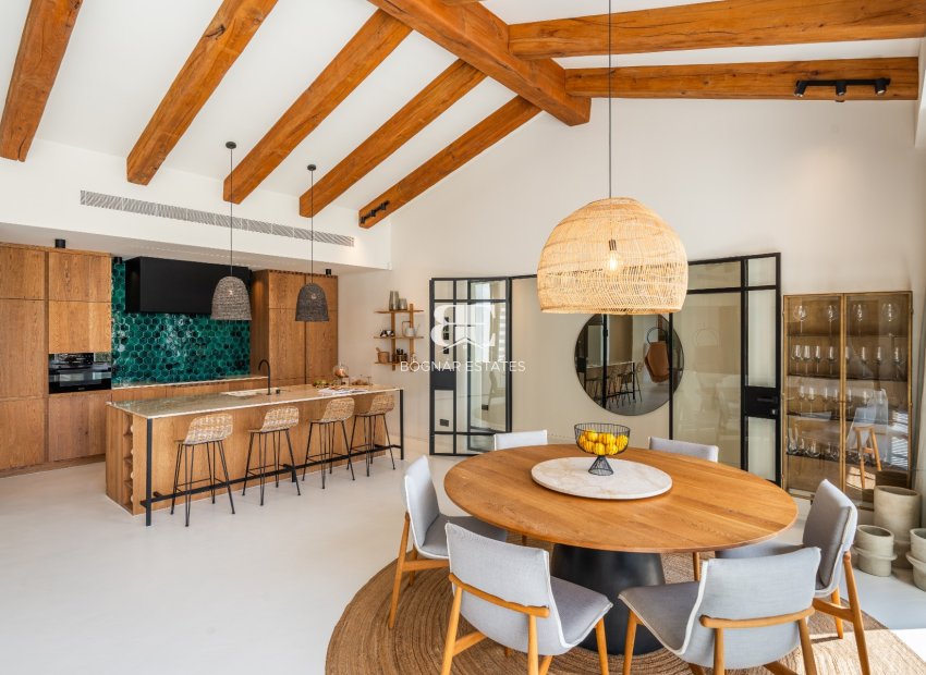 Resale - Villa -
Marbella - Nueva Andalucía