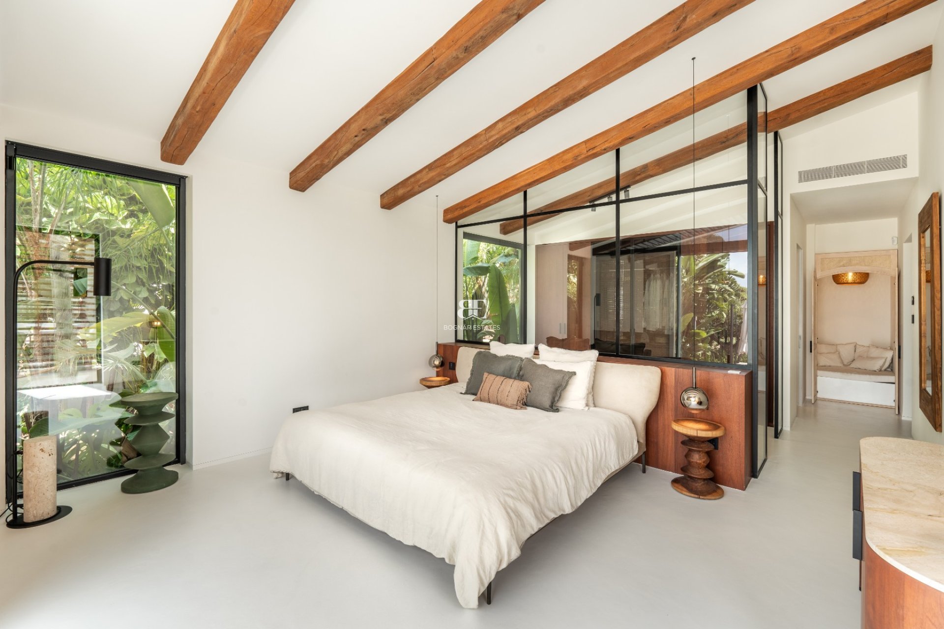 Resale - Villa -
Marbella - Nueva Andalucía