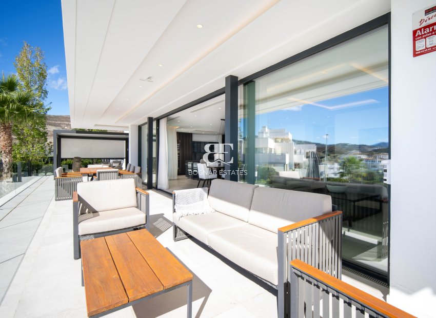 Resale - Villa -
Marbella - Nueva Andalucía