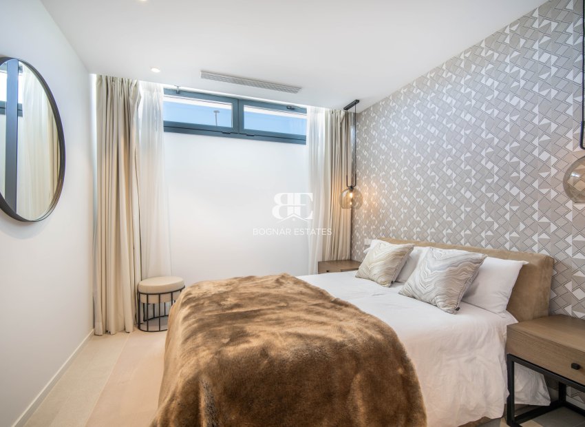 Resale - Villa -
Marbella - Nueva Andalucía