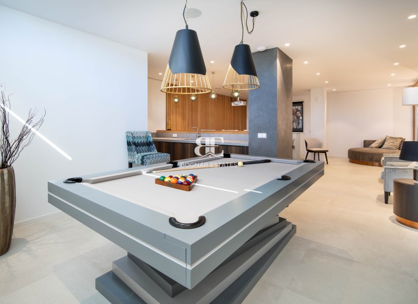 Resale - Villa -
Marbella - Nueva Andalucía