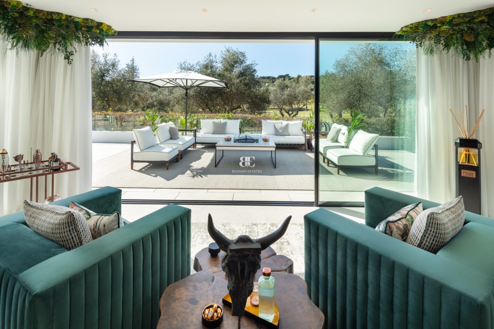 Resale - Villa -
Marbella - Nueva Andalucía