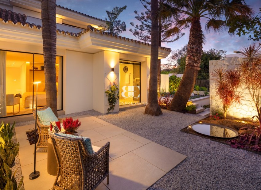 Resale - Villa -
Marbella - Nueva Andalucía