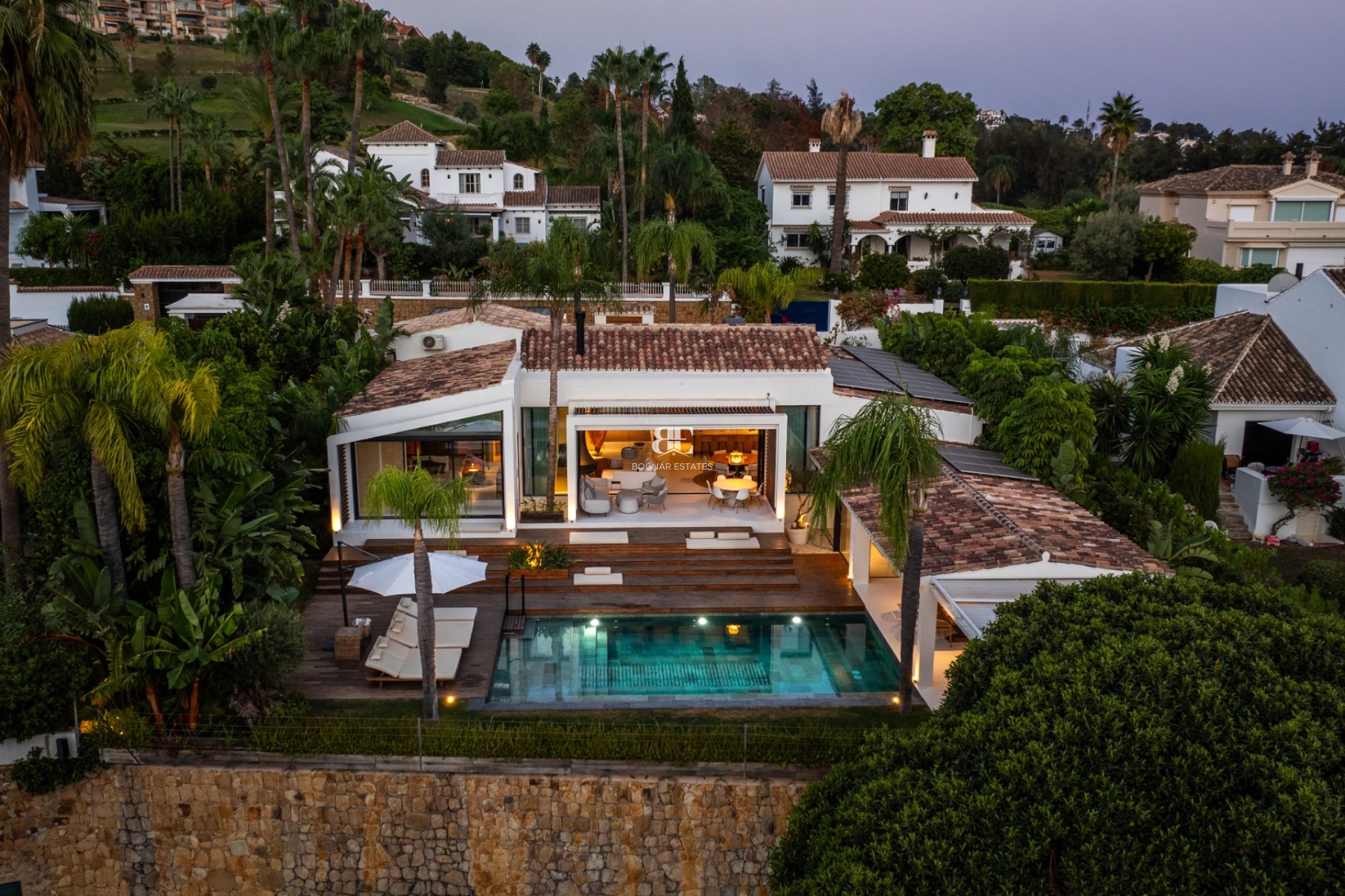 Resale - Villa -
Marbella - Nueva Andalucía