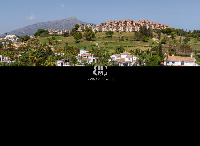 Resale - Villa -
Marbella - Nueva Andalucía