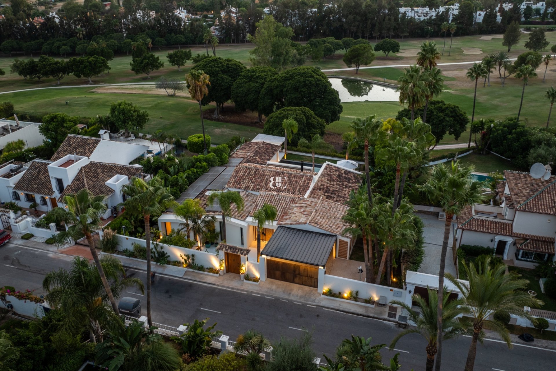 Resale - Villa -
Marbella - Nueva Andalucía