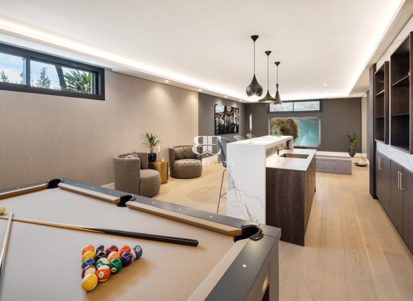 Resale - Villa -
Marbella - Nueva Andalucía