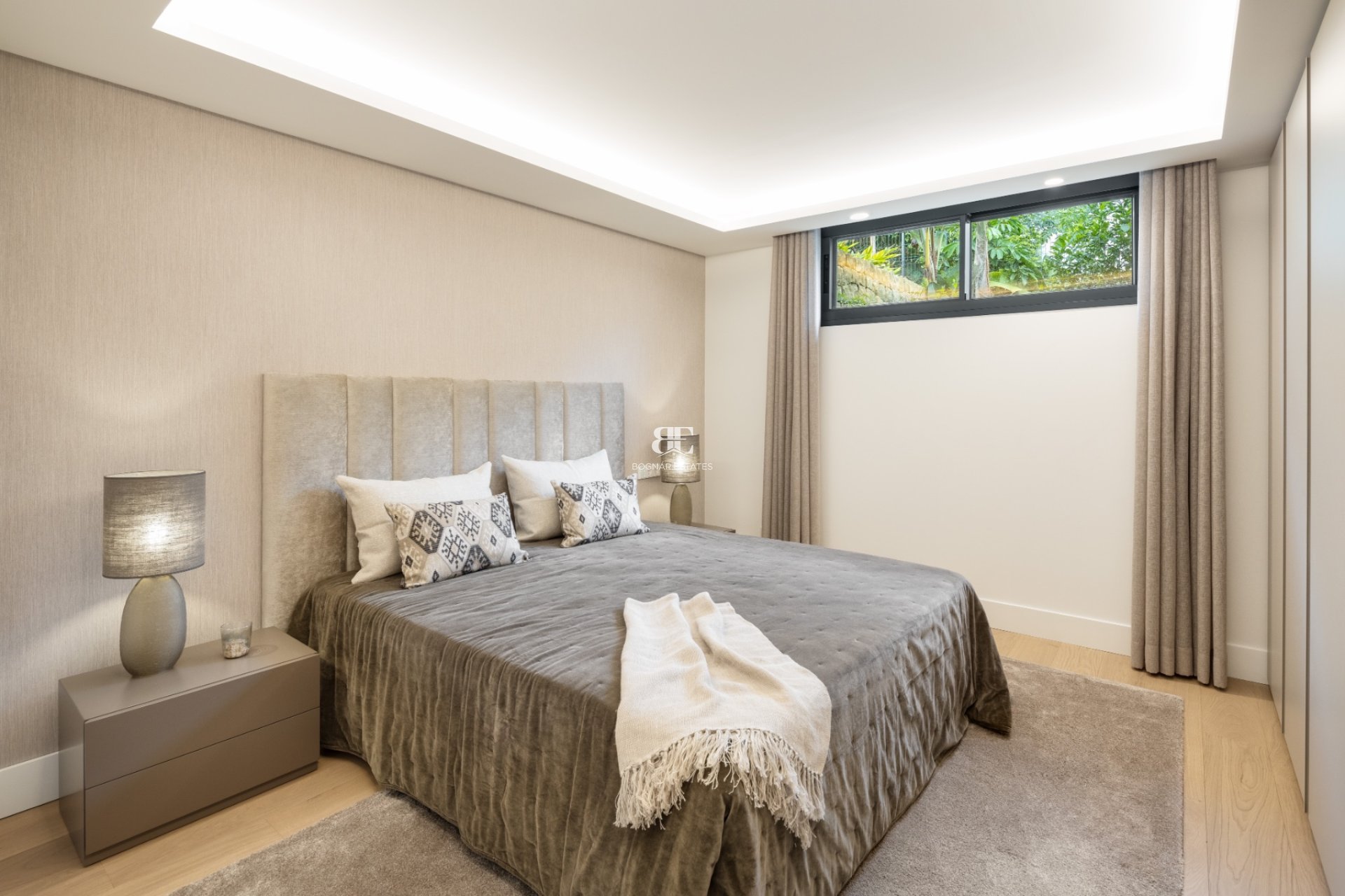 Resale - Villa -
Marbella - Nueva Andalucía