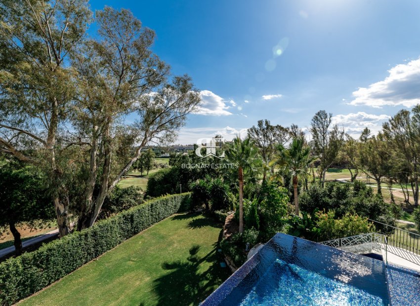 Resale - Villa -
Marbella - Nueva Andalucía