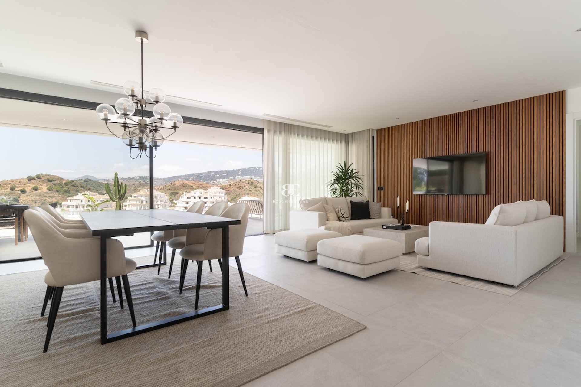 Resale - Villa -
Marbella - Nueva Andalucía
