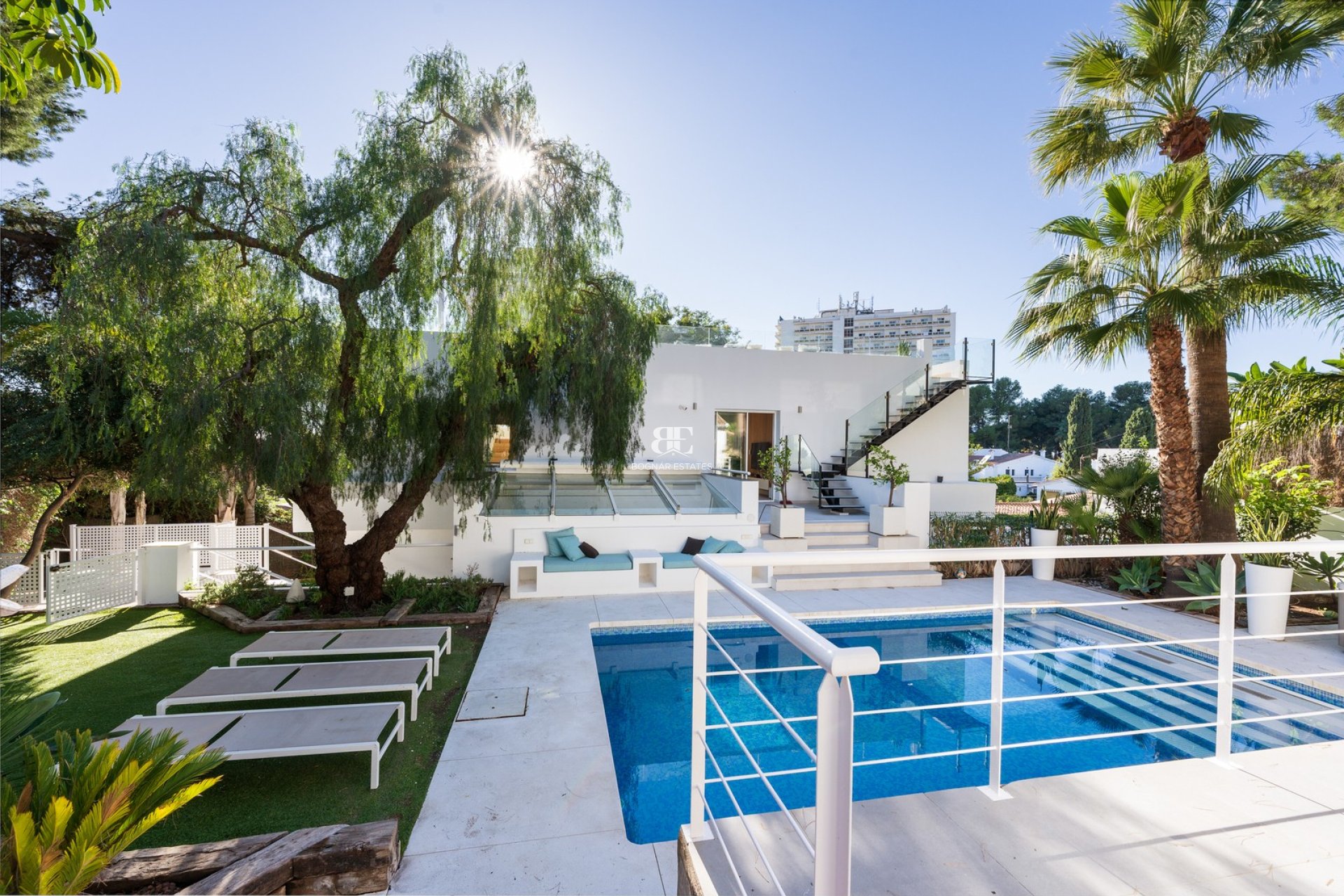 Resale - Villa -
Marbella - Nueva Andalucía