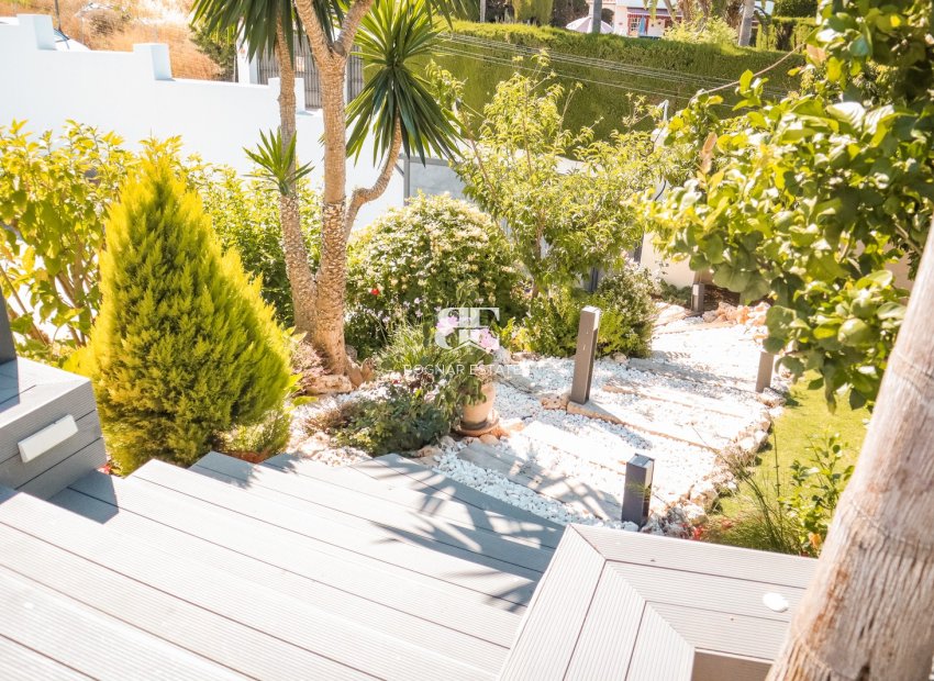 Resale - Villa -
Marbella - Nueva Andalucía