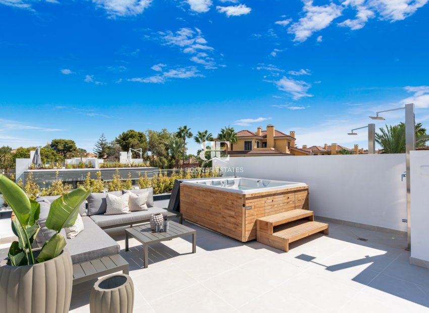 Resale - Villa -
Marbella - Puerto Banús