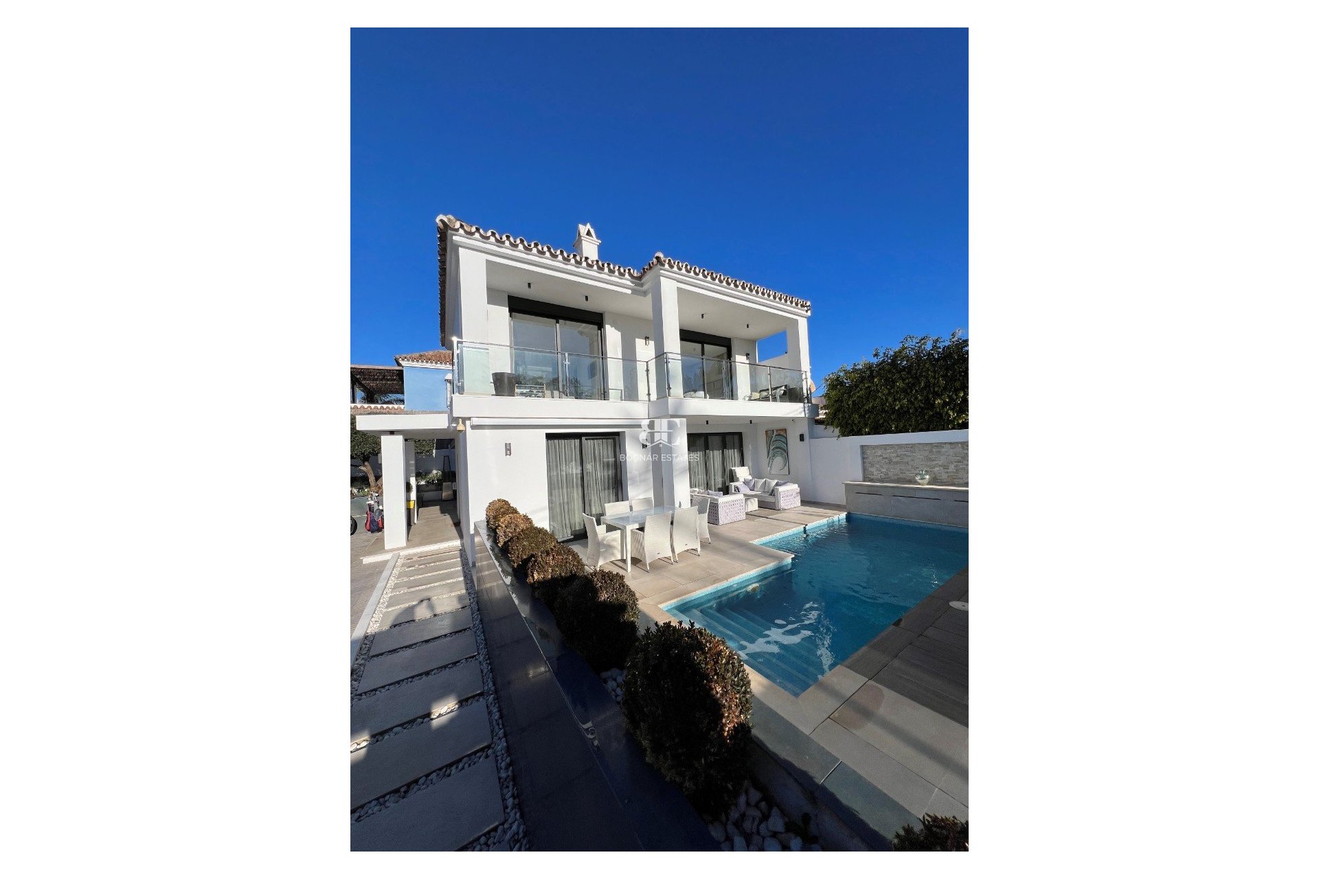 Resale - Villa -
Marbella - San Pedro de Alcantara