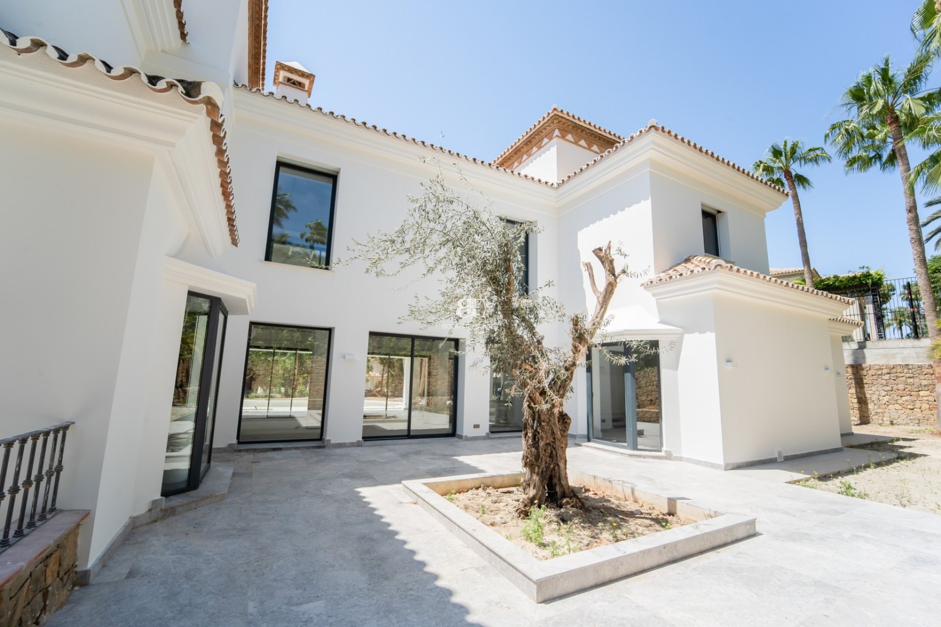 Resale - Villa -
Marbella - Sierra Blanca